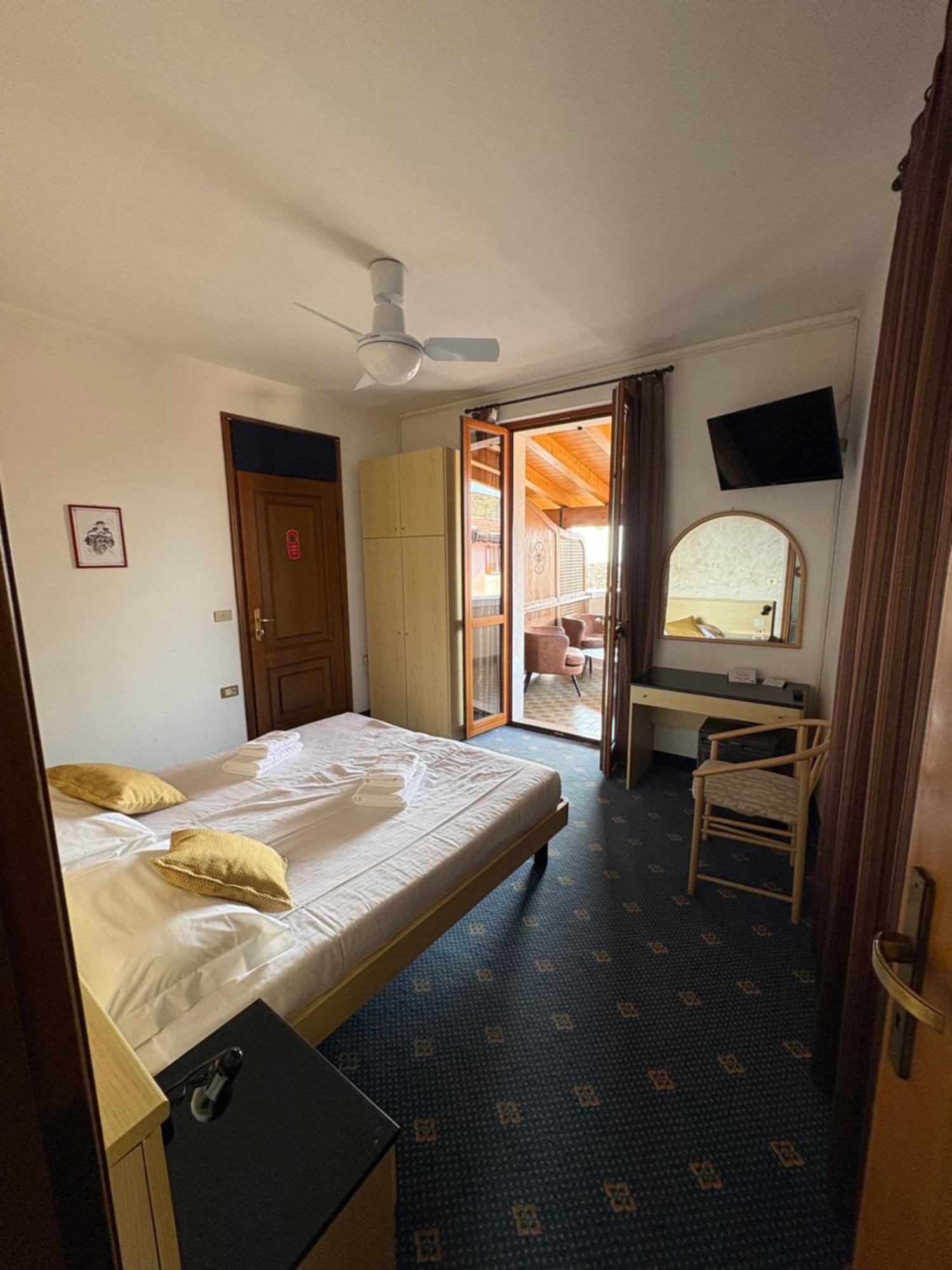 Garni Hotel Tignale Bagian luar foto