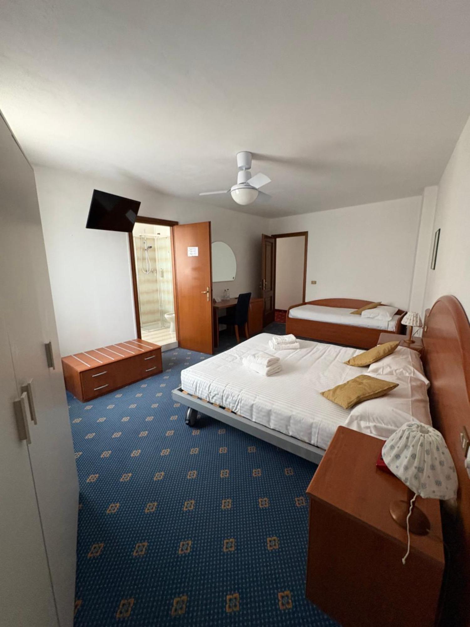 Garni Hotel Tignale Bagian luar foto