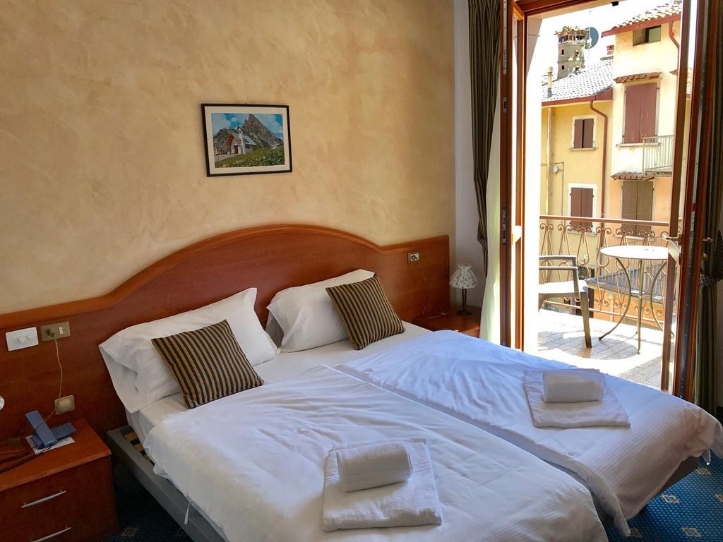 Garni Hotel Tignale Bagian luar foto