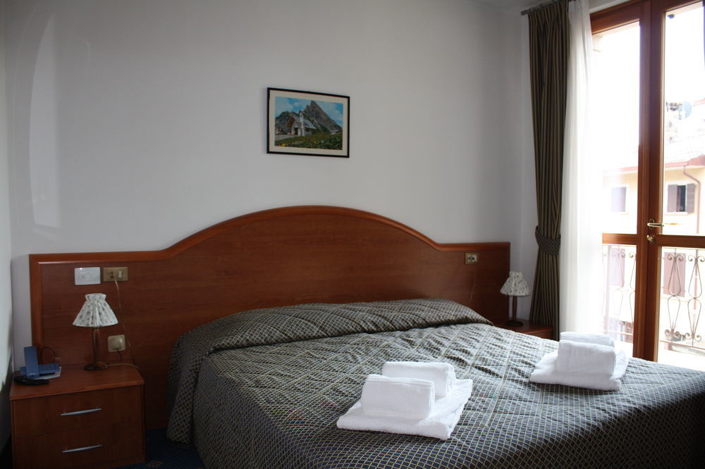 Garni Hotel Tignale Bagian luar foto