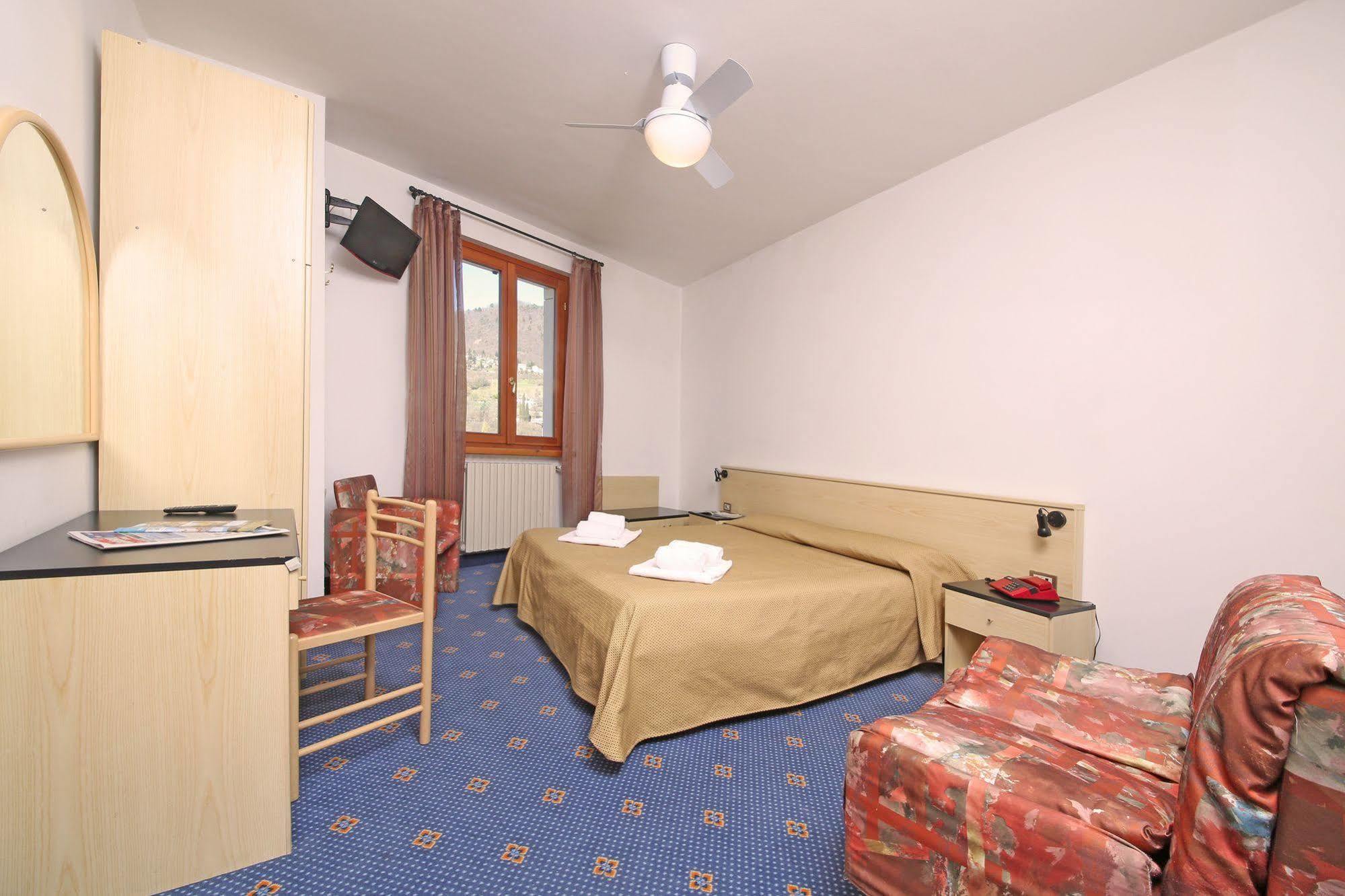 Garni Hotel Tignale Bagian luar foto
